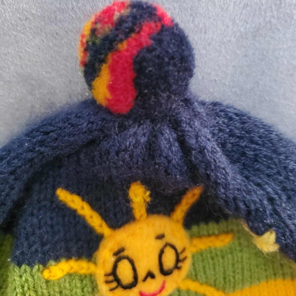 Handcrafted hat - Picture 3 of 12
